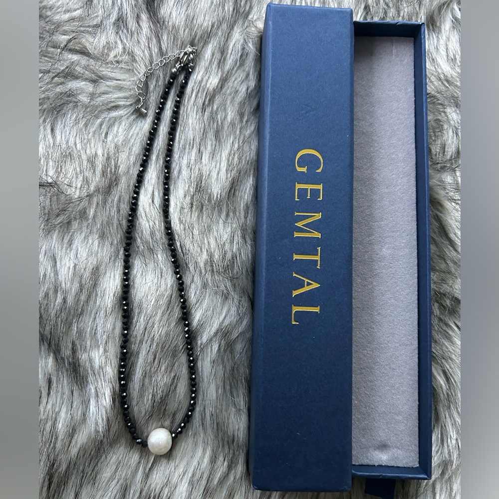GEMTAL Black and Freshwater Pearl Choker Necklace